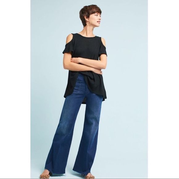 𝅺Anthropologie Fluttered opens shoulder - Picture 3 of 5